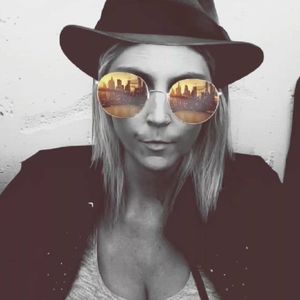 Meet your Posher, Elizabeth